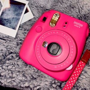 SOLD! Fujifilm Instax Mini 9 Flamingo Pink
